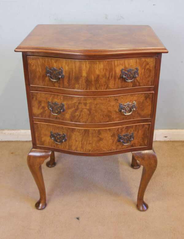Small Burr Walnut Shaped Front Chest of Drawers - Image 9