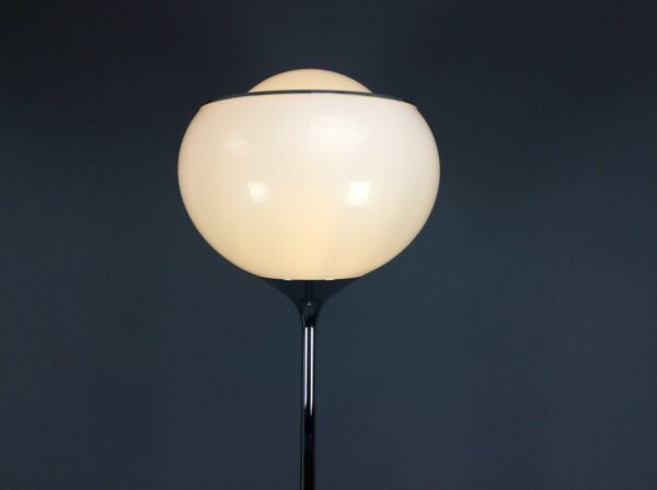 Guzzini 1960's/1970's Chrome & Acrylic Floor Lamp - Image 6