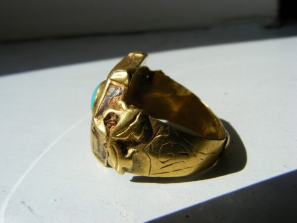 Beautiful & Rare Islamic Gold and Turquoise Ring over 500 years old - Image 2