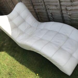 Italian Styled Chaise Longue in White leather circa 1960’s beautiful Antique Furniture