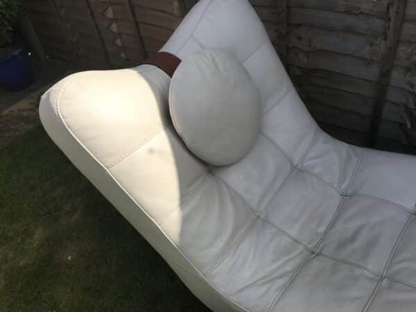 Italian Styled Chaise Longue in White leather circa 1960’s beautiful Antique Furniture 4