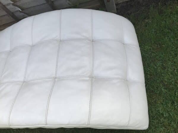 Italian Styled Chaise Longue in White leather circa 1960’s beautiful Antique Furniture 7