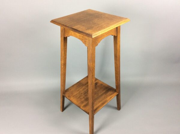 Arts & Crafts Lamp Table