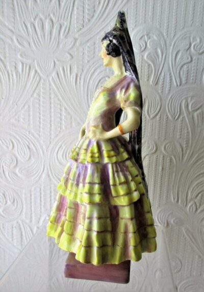 Vintage Royal Doulton English Porcelain Figurine ~ “A Spanish Lady” ~ HN 1290 Leslie Harradine Vintage 4