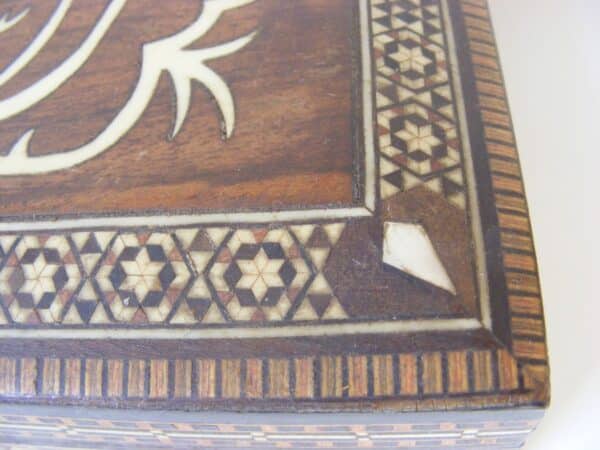 Beautiful Islamic Spain / Andalusia Inlaid Jewellery Box c1920 Bone & Mother of Pearl Inlay - Image 3
