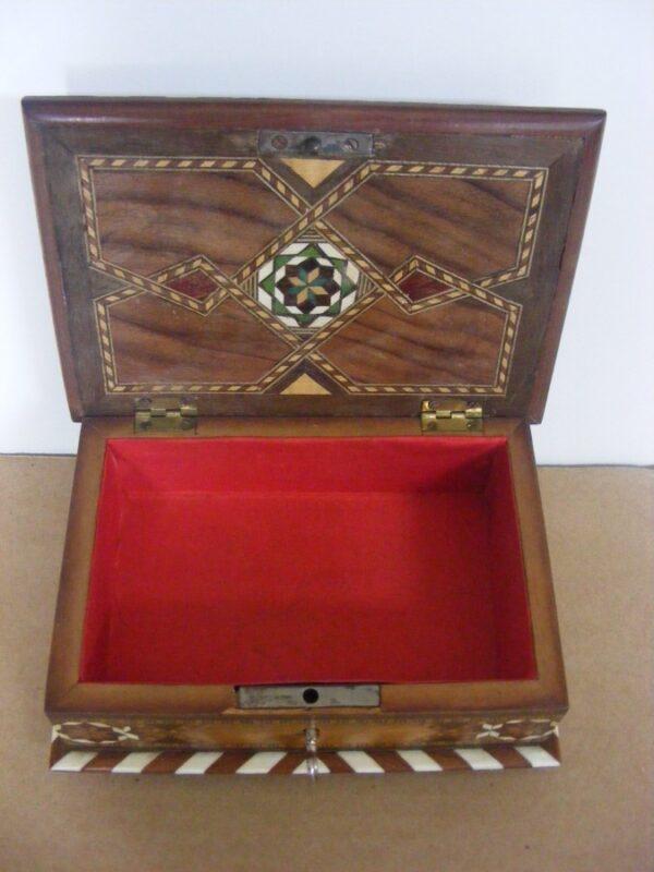 Beautiful Islamic Spain / Andalusia Inlaid Jewellery Box c1920 Alhambra Antique Boxes 4