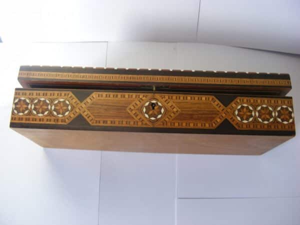Beautiful Islamic Spain / Andalusia Inlaid Glove Box c1920 Mother of Pearl Bone Alhambra Antique Boxes 6