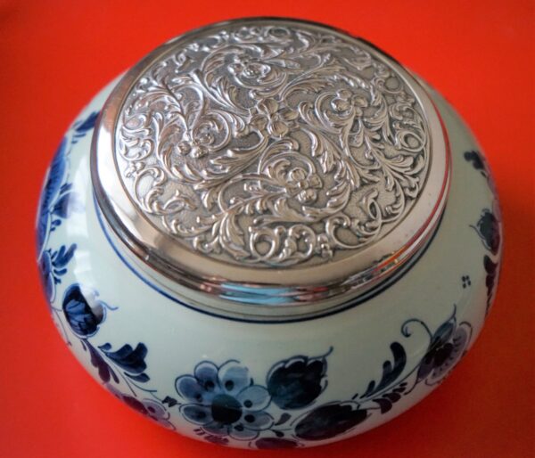 A Vintage Hand Painted DUTCH DELFT Floral BOWL With Ornate Silver Lid / Ideal Present Delft Bowl Antique Ceramics 3