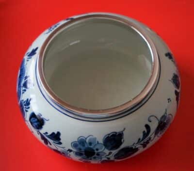 A Vintage Hand Painted DUTCH DELFT Floral BOWL With Ornate Silver Lid / Ideal Present - Image 3