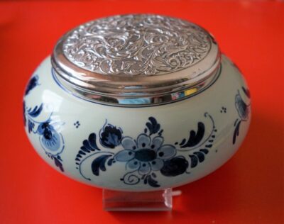 A Vintage Hand Painted DUTCH DELFT Floral BOWL With Ornate Silver Lid / Ideal Present Delft Bowl Antique Ceramics 4