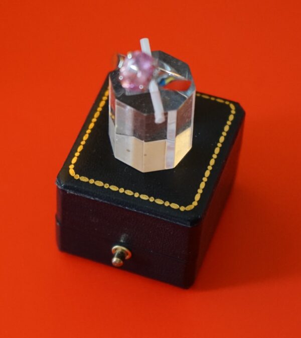 SORRY NOW SOLD - A Beautiful 9ct White Gold Pink Topaz Ring - Boxed / Gift - Image 5