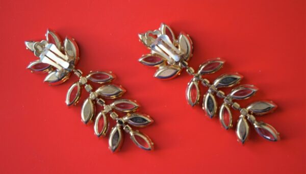 A Quality Pair Vintage Gilt Sparkling Gem Set Chandelier Earrings - Boxed Gift - Image 2