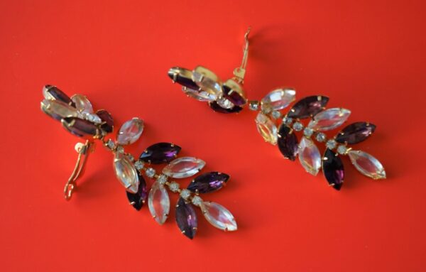 A Quality Pair Vintage Gilt Sparkling Gem Set Chandelier Earrings - Boxed Gift - Image 3
