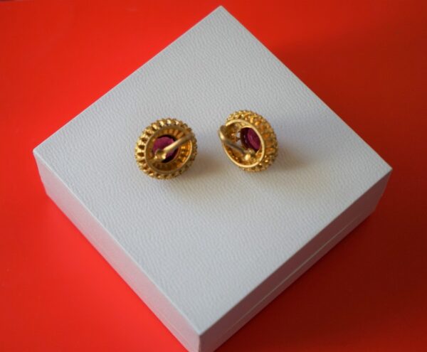 A Vintage Pair of Ornate Gilt Pierced Ruby Earrings - Boxed / Ideal Gift / Present - Image 2