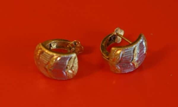 A Beautiful Unusual Pair of 14ct Yellow & white Gold Earrings - Boxed / Ideal Present / Gift - Image 2