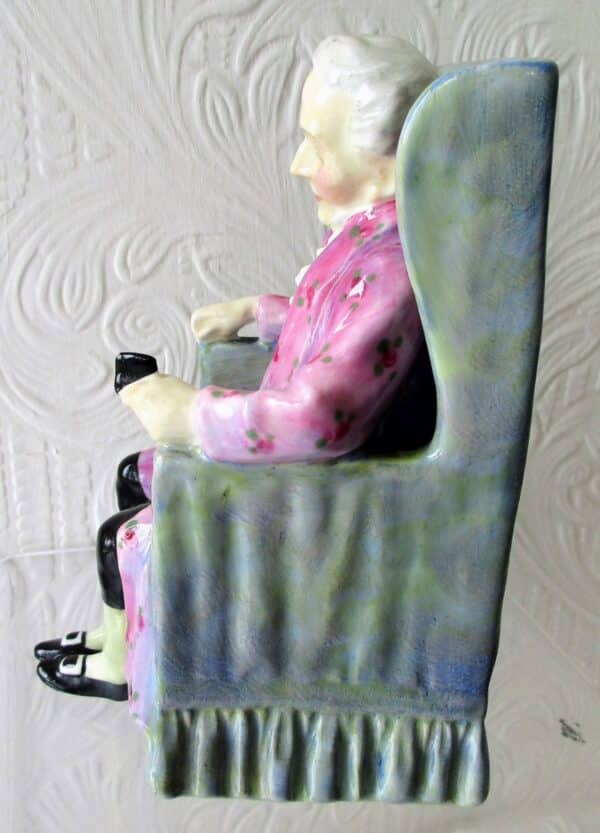 Pair of Vintage Royal Doulton English Porcelain Figurines ~ “Darby & Joan” ~ HN 1427 & HN 1422 Darby and Joan Vintage 9