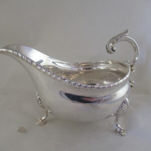 LARGE ANTIQUE SAUCE BOAT – SOLID SILVER – Hallmarked:- SHEFFIELD 1917 Antique Silver