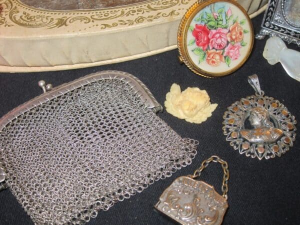 SOLD Antique French Jewellery /Mesh CoinPurse/ Frame/Box brooches Antique Jewellery 10