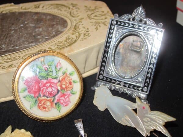 SOLD Antique French Jewellery /Mesh CoinPurse/ Frame/Box brooches Antique Jewellery 4