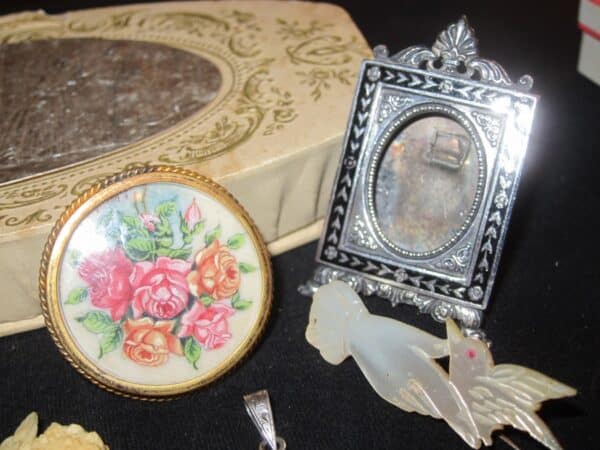 SOLD Antique French Jewellery /Mesh CoinPurse/ Frame/Box - Image 2