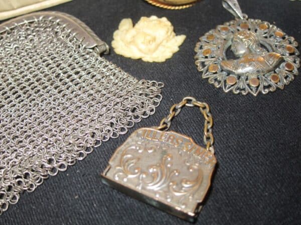 SOLD Antique French Jewellery /Mesh CoinPurse/ Frame/Box brooches Antique Jewellery 7