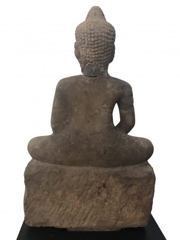 K0446 KHMER SEATED BUDDHA BHAISAJYAGURU, SANDSTONE, BAYON, 12th - 13th CENTURY - Image 6