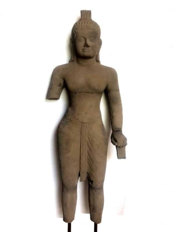 K0450 KHMER STANDING KRISHNA, PHNOM DA, SANDSTONE, 7th CENTURY khmer Antique Sculptures 4