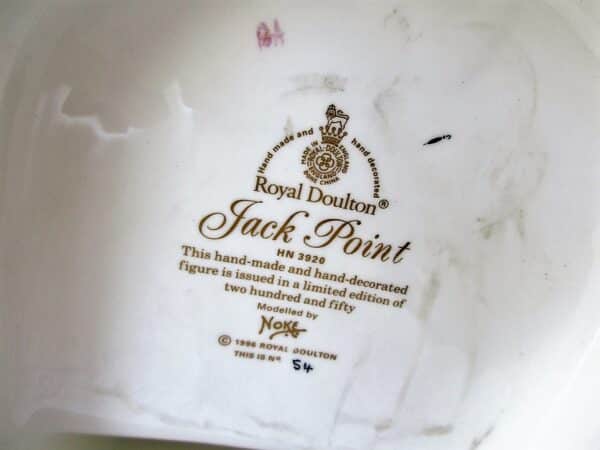 Royal Doulton English Porcelain Figurine “Jack Point” ~ HN 3920 Jack Point Vintage 8