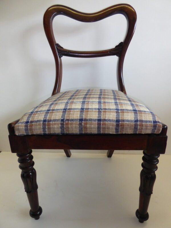 Set of 4 rosewood kidney back dining chairs circa 1840 dining chairs Antique Chairs 7