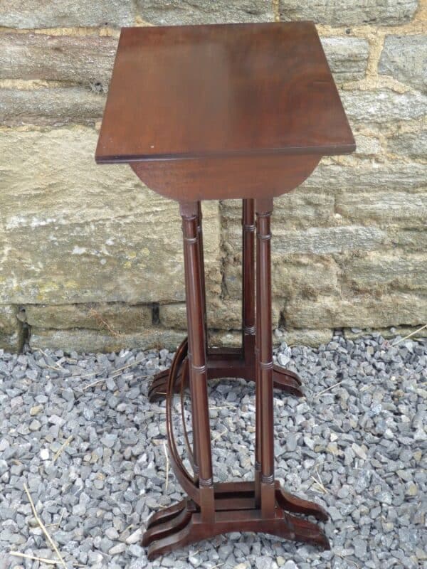 Nest of 3 Georgian mahogany tables. - Image 3
