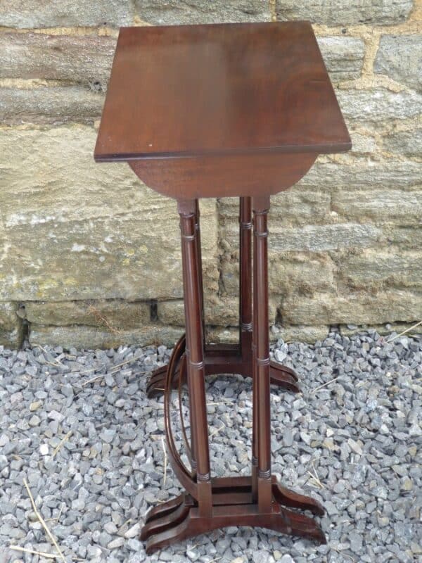 Nest of 3 Georgian mahogany tables. Georgian Antique Tables 5