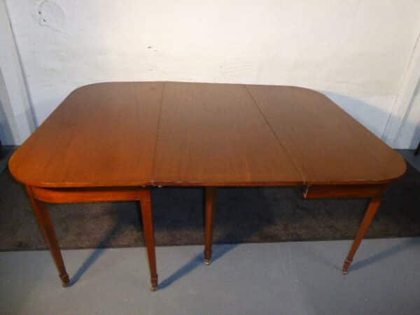 Georgian mahogany dining table