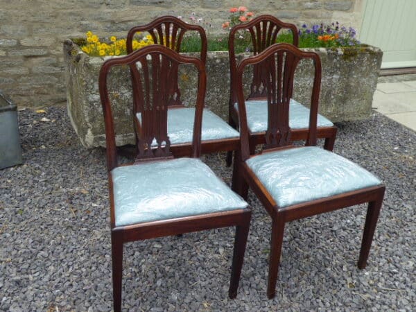 Set of 4 Hepplewhite dining chairs circa 1800 dining chairs Antique Chairs 3