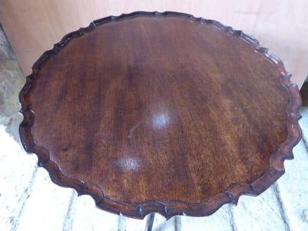 Victorian mahogany piecrust tilting tripod table - Image 8