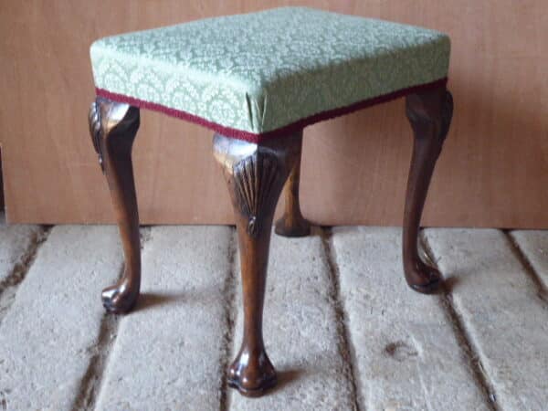 19th century walnut stool with trifid feet stool Antique Stools 3