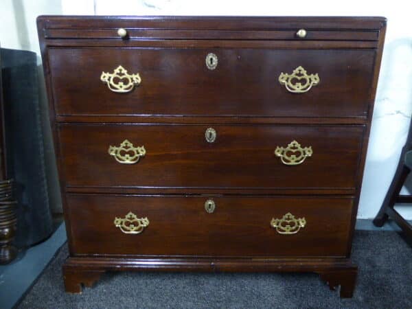George II mahogany chest of drawers – circa 1735 chest of drawers Antique Chest Of Drawers 3