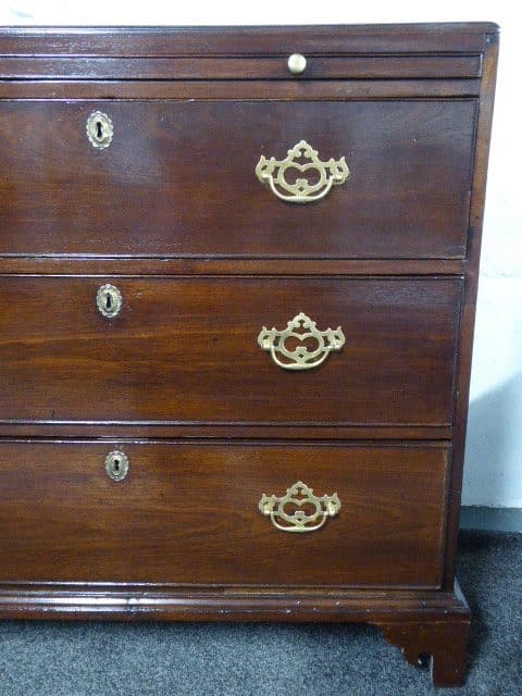 George II mahogany chest of drawers – circa 1735 chest of drawers Antique Chest Of Drawers 4