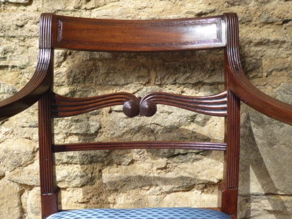 Georgian mahogany carver circa 1810 carver Antique Chairs 4