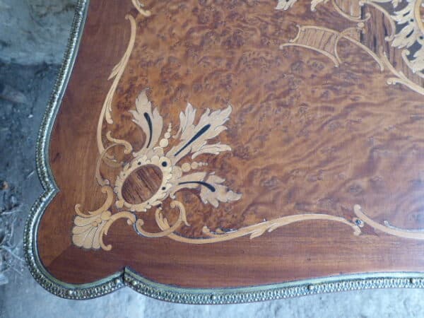 Walnut and marquetry side table with ormolu mounts circa 1870 - Image 4