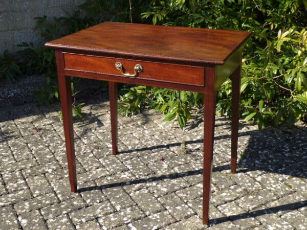 Georgian mahogany side table circa 1800 Georgian Antique Tables 9