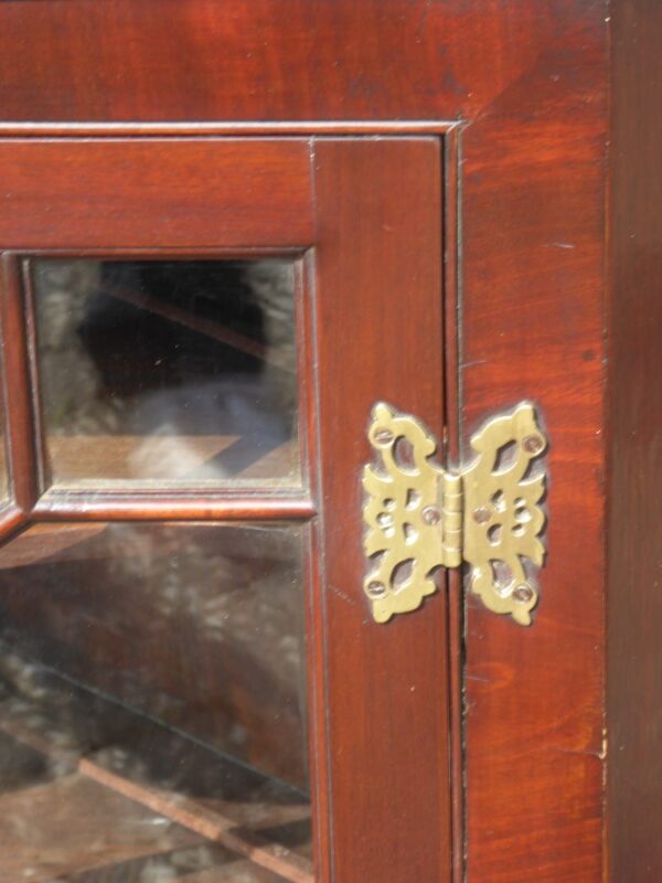 Georgian mahogany hanging corner cupboard circa 1800 corner cupboard Antique Cupboards 8