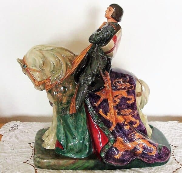 Royal Doulton English Character Figurine “St. George” ~ HN 2067 ceramic Vintage 4