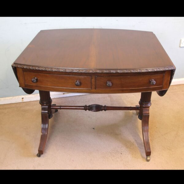 Quality Mahogany Sofa Table / Centre Table