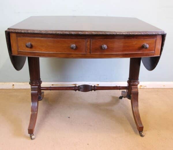 Quality Mahogany Sofa Table / Centre Table - Image 3