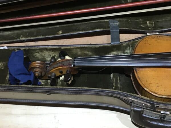 Violin German with two bows and case 19th century - Image 4