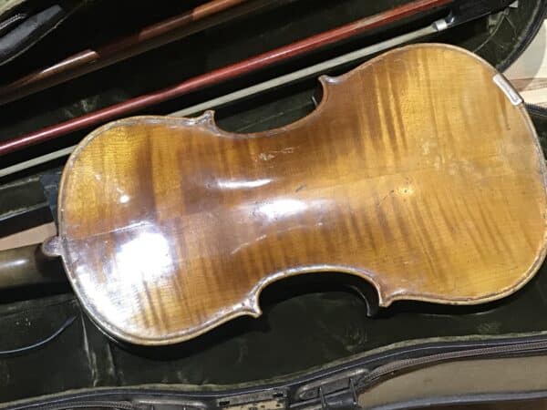 Violin German with two bows and case 19th century Antique Musical Instruments 12