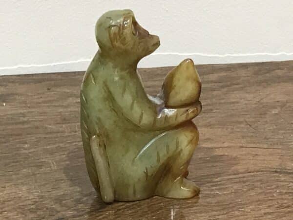 18th century Chinese Jade Monkey holding his nut Miscellaneous 3