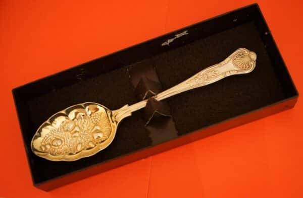 A Large Victorian E P N S Berry Spoon With Gilded Bowl – Collectable item Bone Handle Fish Servers Antique Silver 3