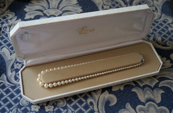 SALE - A LOTUS Graduated Faux Pearl Necklace With A Rhinestone Clasp - Boxed / Ideal Present - Image 3