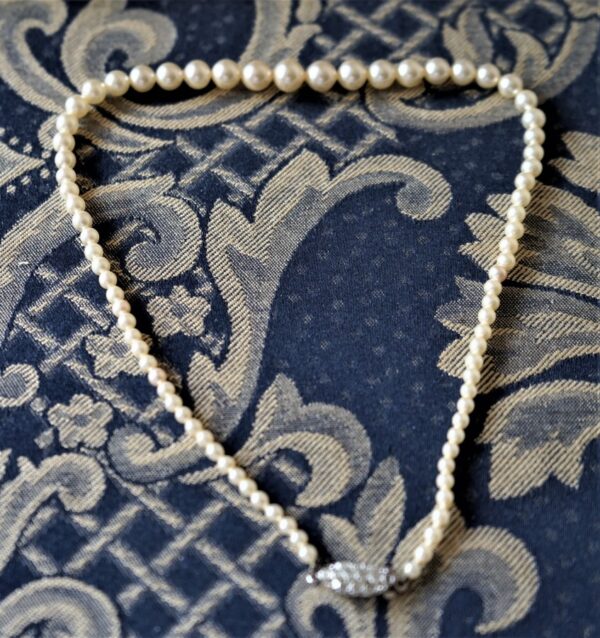 SALE - A LOTUS Graduated Faux Pearl Necklace With A Rhinestone Clasp - Boxed / Ideal Present - Image 2